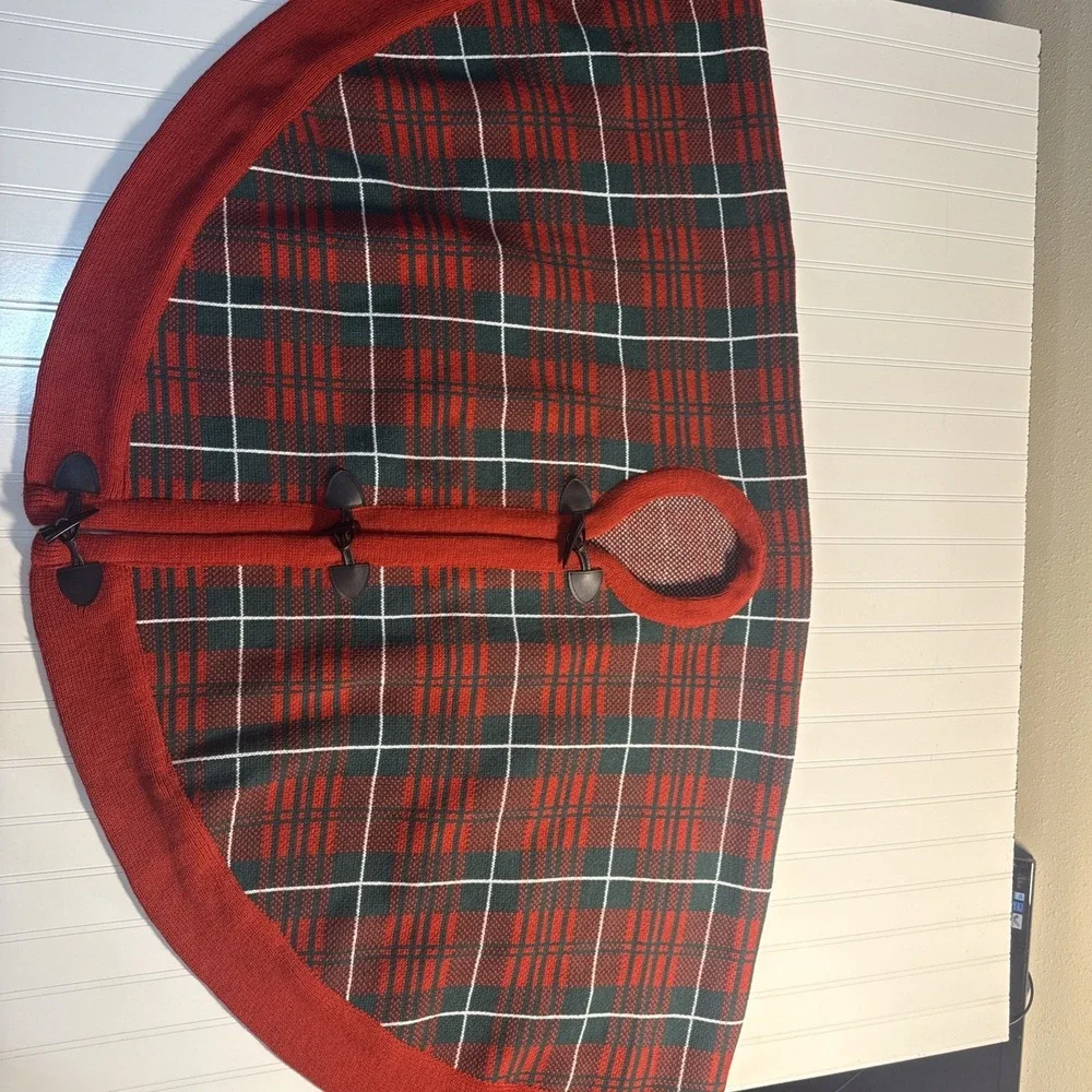 Pier 1 Imports Christmas Tree Skirt Tartan Plaid Knit‎ Sweater Country Cabin 52